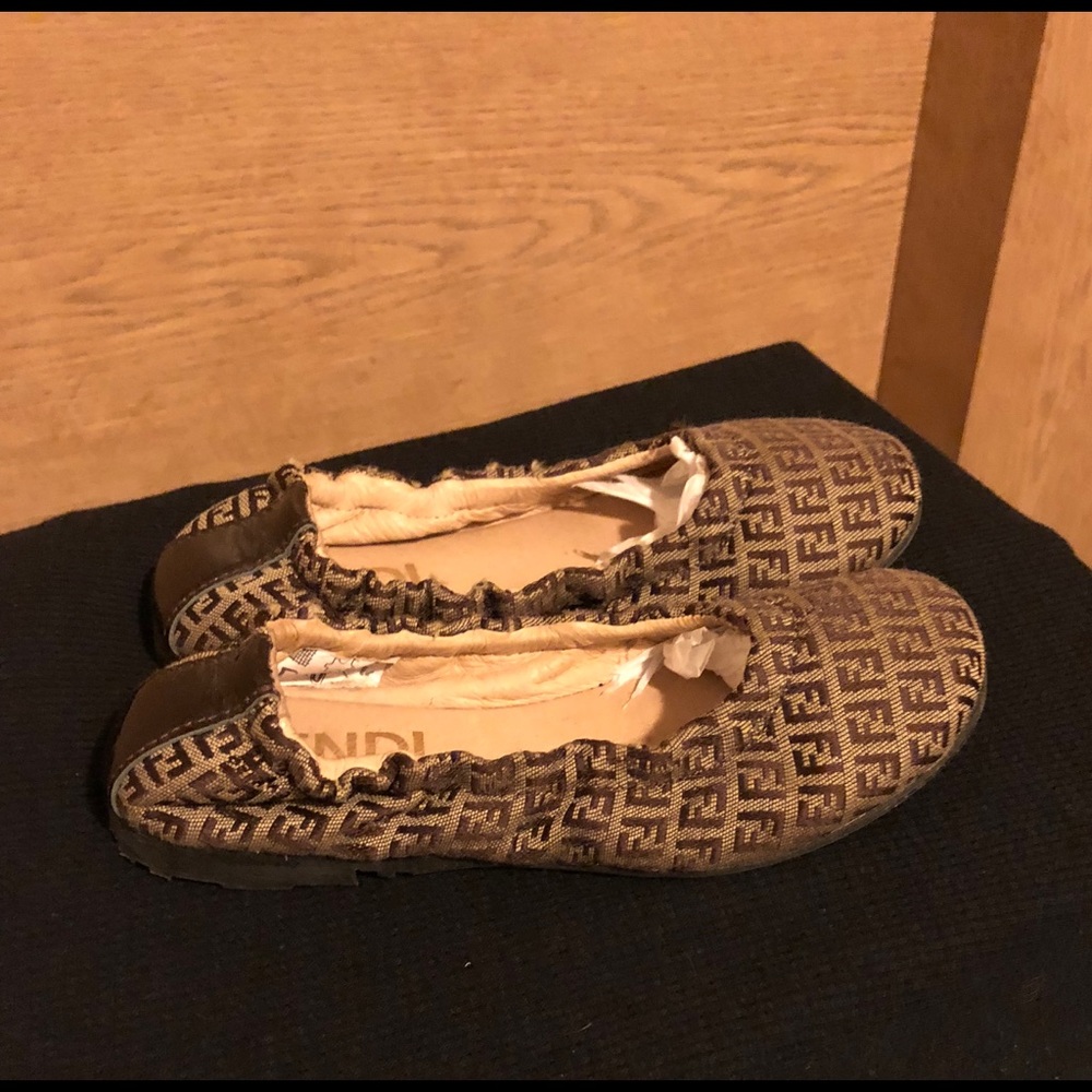 Kids Fendi flats authentic - Picture 2 of 6